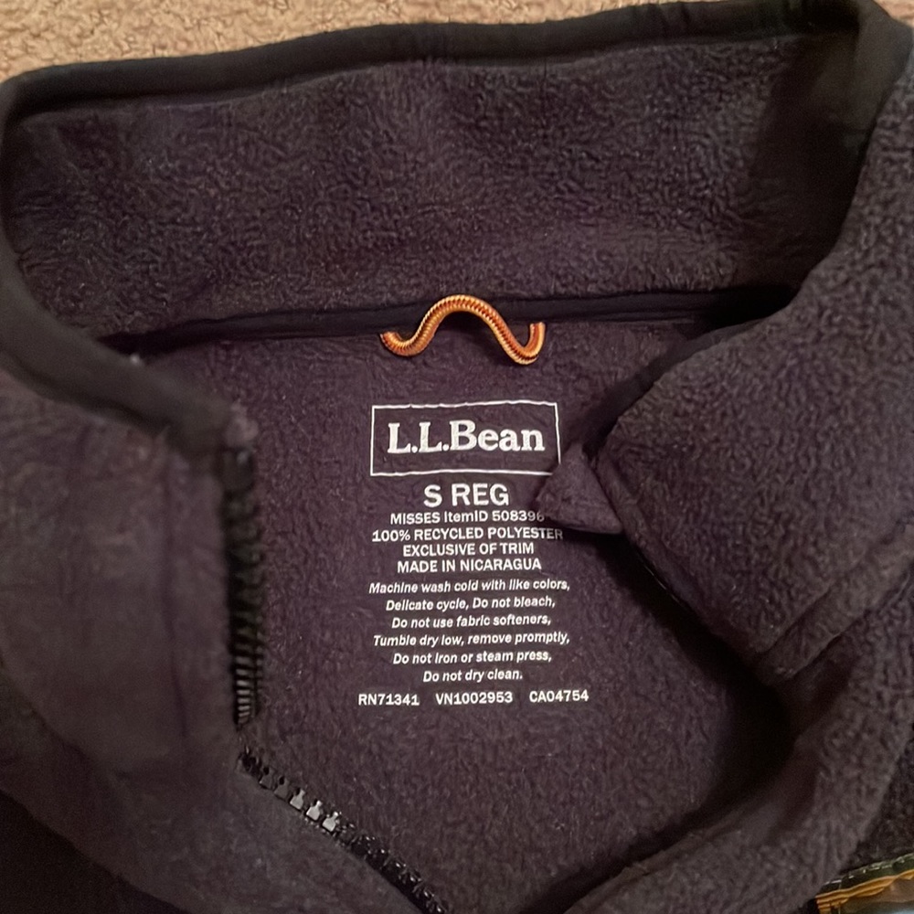 LL bean 1/2 zip - Picture 3 of 3